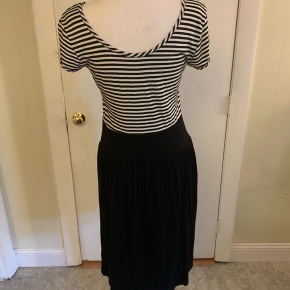 Striped top dress with flutter detail - Picture 4 of 5
